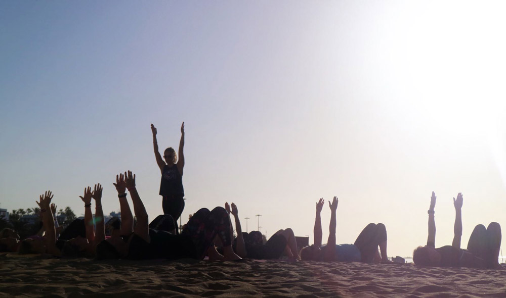 Yogapass på stranden