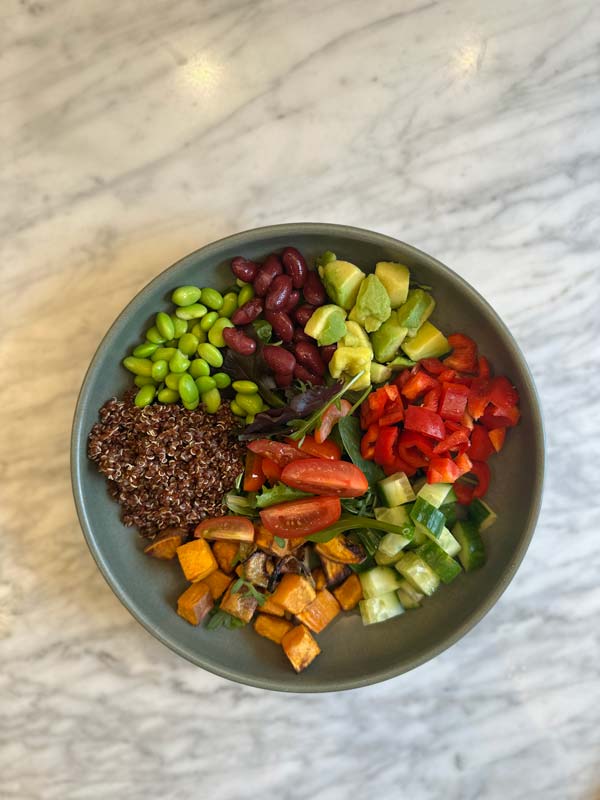 Sötpotatissallad med tahini dressing