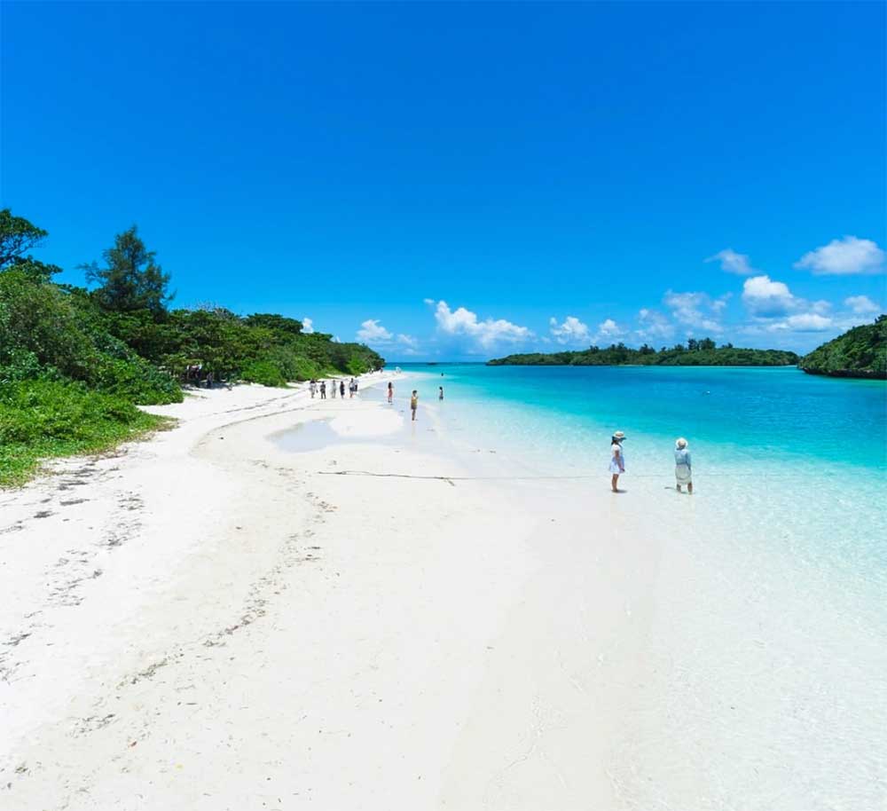 Spa i rofull miljö med inomhus bassäng